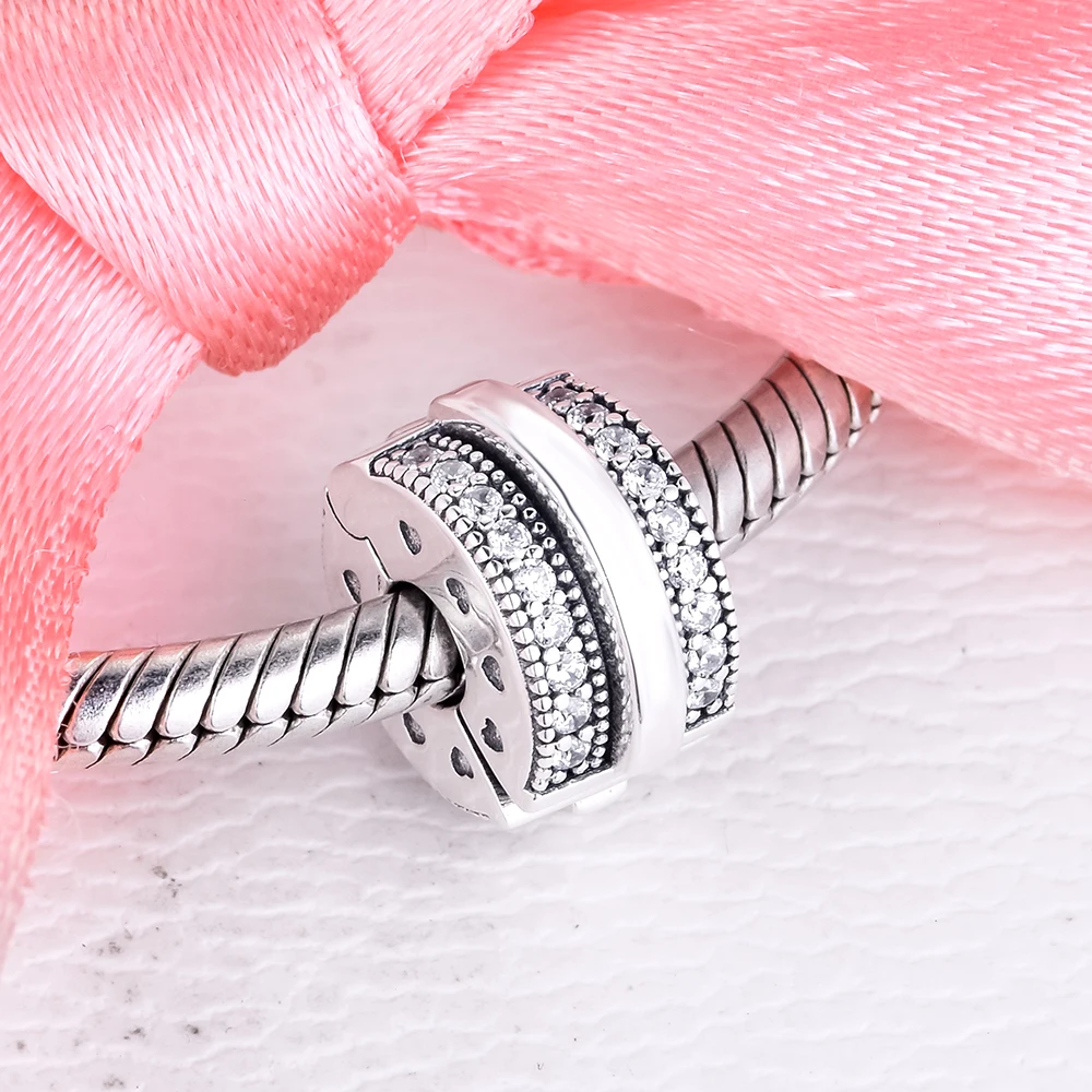 Sparkling Pav Lines & Logo Clip Charm 2020 DIY for Charms Bracelets Mother 2020 New Summer women clip 
Sparkling Pav Lines & Logo Clip Charm 2020 DIY for Charms Bracelets Mother 2020 New Summer women clip