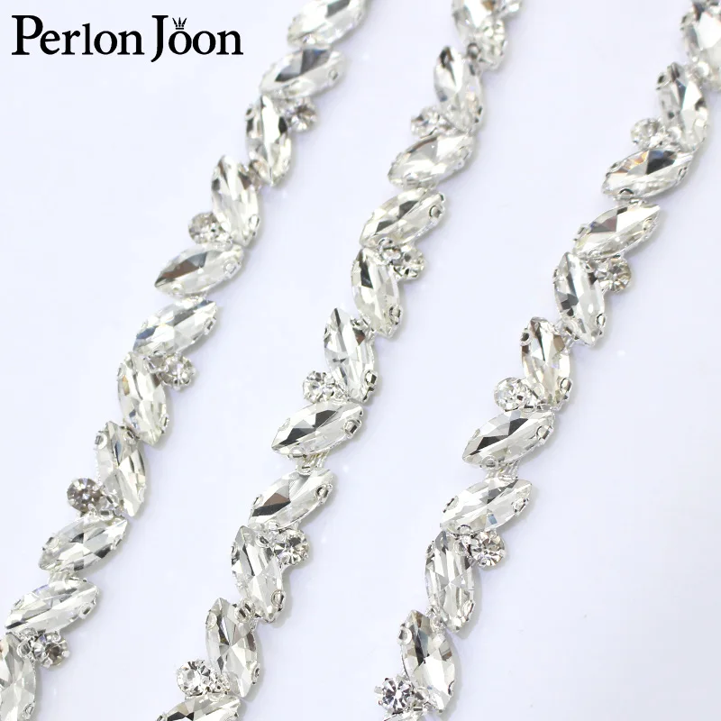 1yard leaf glass rhinestone trim applique silver crystal leaf chain sewn in bridal wedding belt decoration accessories ML131
1yard leaf glass rhinestone trim applique silver crystal leaf chain sewn in bridal wedding belt decoration accessories ML131