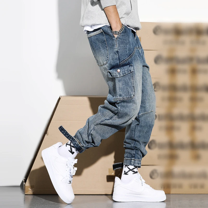 Men Vintage Fashion Denim Joggers Pant Streetwear Hip Hop Cargo Pant Male Jeans Harem Trousers Blue Pocket 2020 WO128 
Men Vintage Fashion Denim Joggers Pant Streetwear Hip Hop Cargo Pant Male Jeans Harem Trousers Blue Pocket 2020 WO128