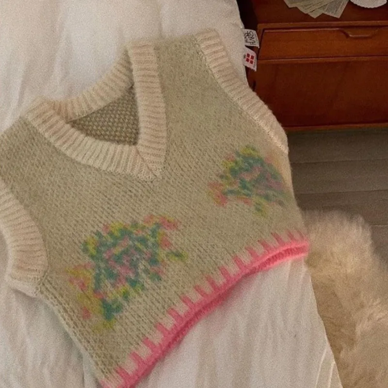 KUSAHIKI Korean Sweet Hit Color Mohair Knitted Vest Causal V-neck Sleeveless Sweater 2021 Spring New Women Vests 6E901
KUSAHIKI Korean Sweet Hit Color Mohair Knitted Vest Causal V-neck Sleeveless Sweater 2021 Spring New Women Vests 6E901