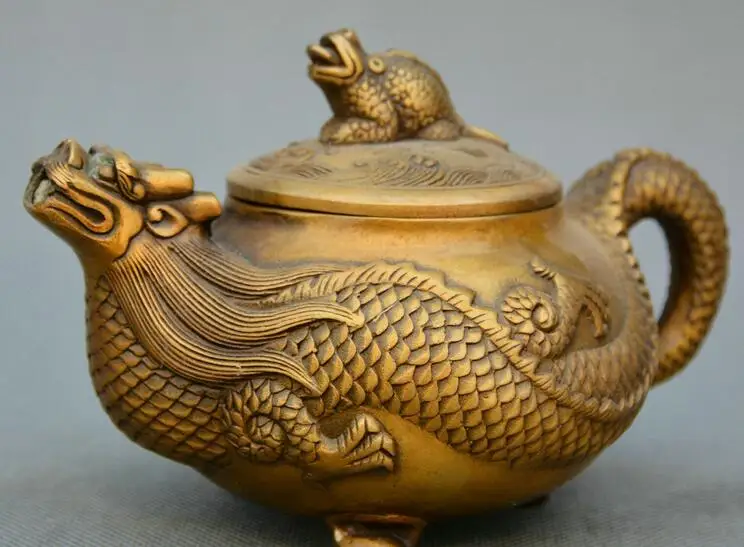 Collect China fengshui old bronze dragon golden toad Statue teapot wine pot
Collect China fengshui old bronze dragon golden toad Statue teapot wine pot