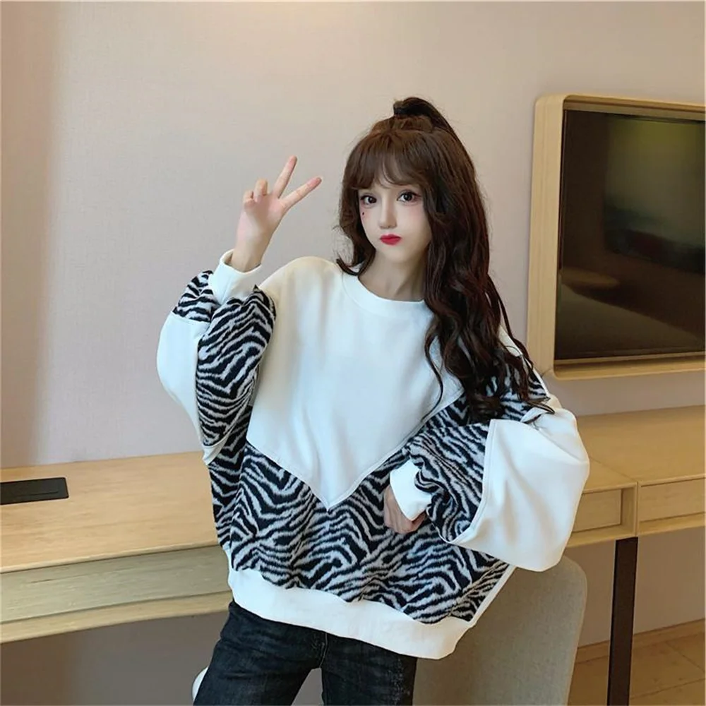 Women Autumn Spring Korean Black Tops Streetwear Fashion Harajuku Hoodies White Loose College New Kawaii Sweatshirt Tops
Women Autumn Spring Korean Black Tops Streetwear Fashion Harajuku Hoodies White Loose College New Kawaii Sweatshirt Tops