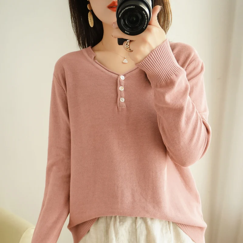 Winter cashmere sweater women's V-neck versatile knitted bottoming shirt three buttons solid color pure face sweater
Winter cashmere sweater women's V-neck versatile knitted bottoming shirt three buttons solid color pure face sweater
