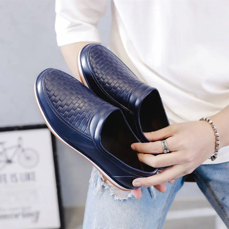 Men's Low-top Rain Boots Breathable Waterproof Short Tube Water Shoes Non-slip Waterproof Wear-resistant Casual Men's Water Boot
Men's Low-top Rain Boots Breathable Waterproof Short Tube Water Shoes Non-slip Waterproof Wear-resistant Casual Men's Water Boot