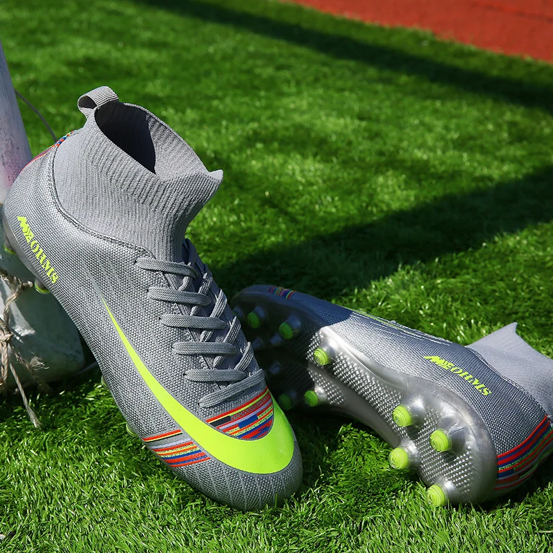 2021Outdoor Men Boys Soccer Shoes Men Training Sneakers Football Boots High Ankle Kids Cleats Training Sport Sneakers Size 35-44 
2021Outdoor Men Boys Soccer Shoes Men Training Sneakers Football Boots High Ankle Kids Cleats Training Sport Sneakers Size 35-44