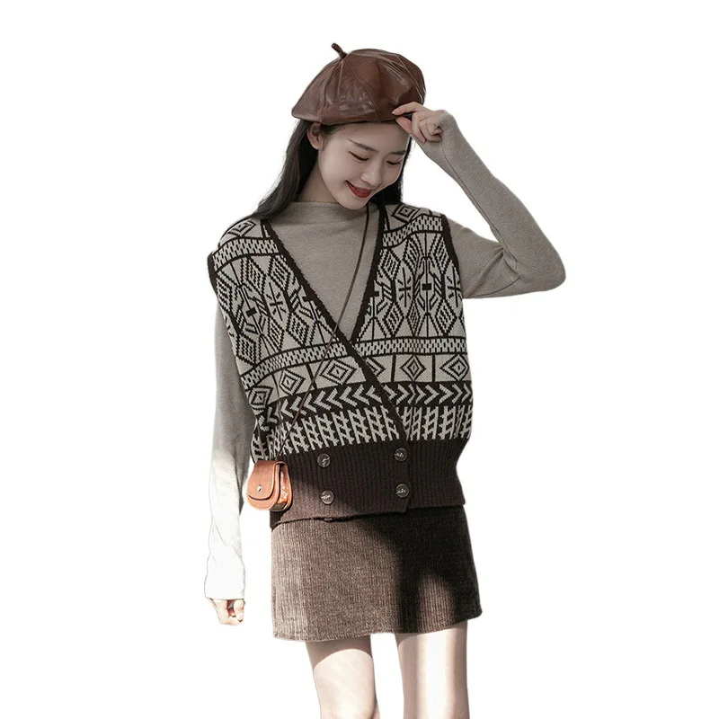 Short Waistcoat Vest Knitted Women's Outer Wear 2021 Spring Sleeveless Vest Top Loose Sweater Trend
Short Waistcoat Vest Knitted Women's Outer Wear 2021 Spring Sleeveless Vest Top Loose Sweater Trend