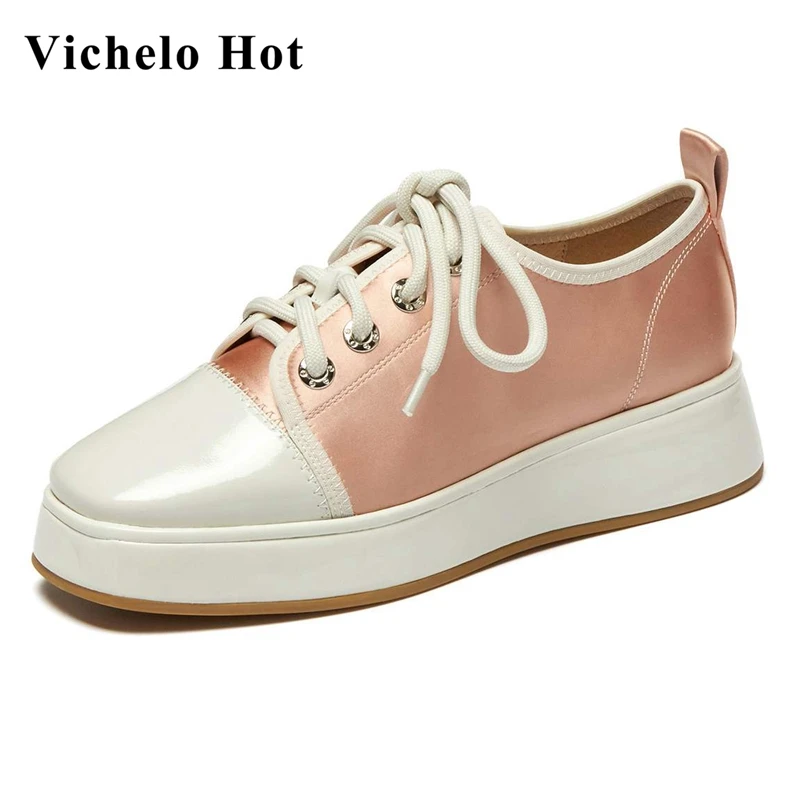 Vichelo хит продаж, повседневная обувь из коровьей кожи с круглым носком для молодых девушек, энергичные белые кроссовки на шнуровке разных цве...
Vichelo хит продаж, повседневная обувь из коровьей кожи с круглым носком для молодых девушек, энергичные белые кроссовки на шнуровке разных цве...