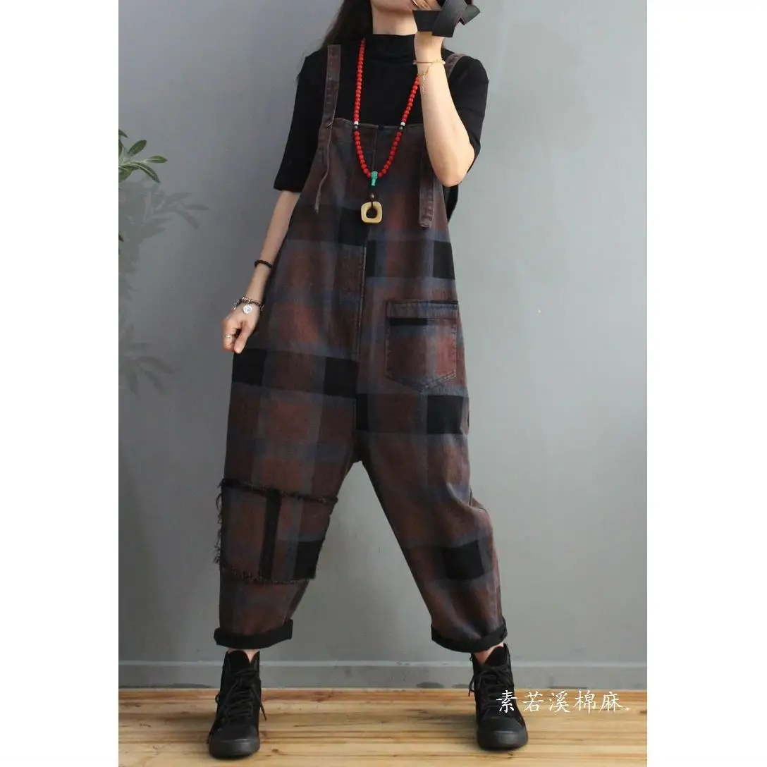 Autumn and winter New Retro Plaid printing thickened denim age reducing strap pants fashion contrast stitching loose Harem Pants
Autumn and winter New Retro Plaid printing thickened denim age reducing strap pants fashion contrast stitching loose Harem Pants
