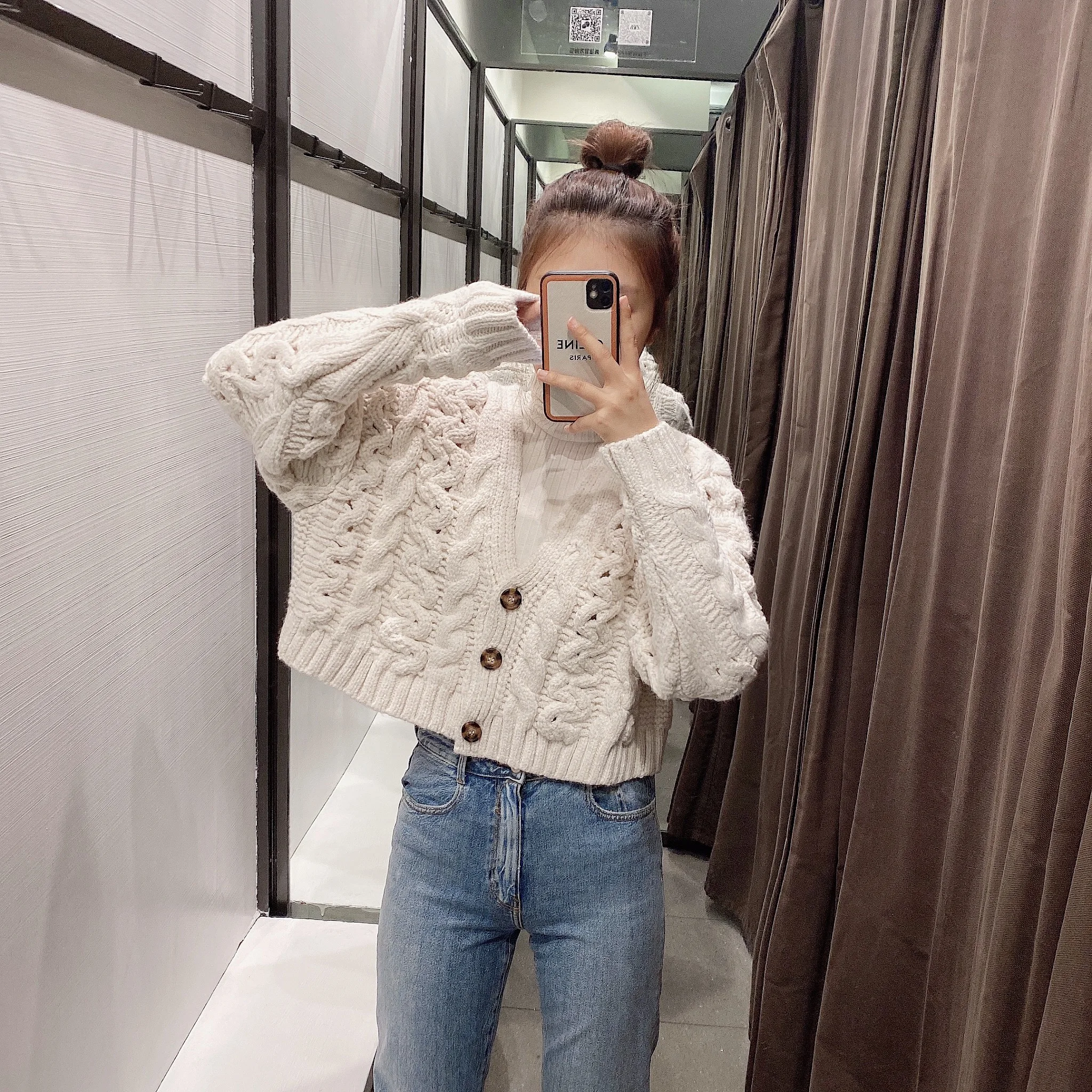 2021 Spring&Autumn Sweater Jacket For Women Twist Stripe Single Breasted V-Neck Blouse With Long Sleeves For Casual Women
2021 Spring&Autumn Sweater Jacket For Women Twist Stripe Single Breasted V-Neck Blouse With Long Sleeves For Casual Women