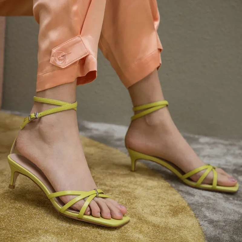 New Beige Green Colors Genuine Leather Rome Women Sandals Brand Thin Heels Buckle Party Office Lady Basic Shoes 
New Beige Green Colors Genuine Leather Rome Women Sandals Brand Thin Heels Buckle Party Office Lady Basic Shoes