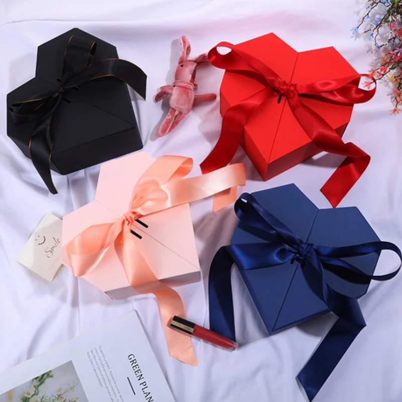 Двухслойная круглая вращающаяся Подарочная коробка для цветов, декоративные свадебные пакеты для конфет, товары для упаковки косметики на ...
Двухслойная круглая вращающаяся Подарочная коробка для цветов, декоративные свадебные пакеты для конфет, товары для упаковки косметики на ...