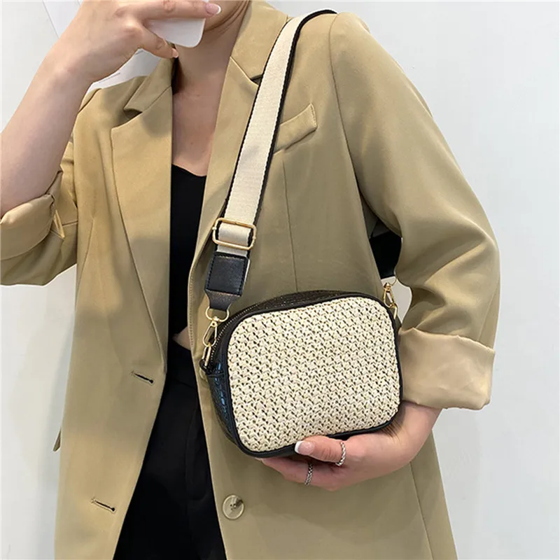 2021 Summer Straw Crossbody Bags for Women Fashion Wide Strap Shoulder Bag Small Handbag Travel Cross Body Messenger Bags 
2021 Summer Straw Crossbody Bags for Women Fashion Wide Strap Shoulder Bag Small Handbag Travel Cross Body Messenger Bags