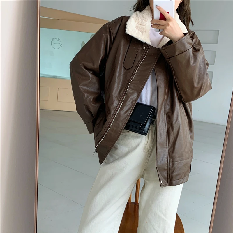 Winter Leather Coat Women Slim Snow Outwear Fur Wadded Jacket Thick Cotton Padded Warm Cotton Parkas
Winter Leather Coat Women Slim Snow Outwear Fur Wadded Jacket Thick Cotton Padded Warm Cotton Parkas