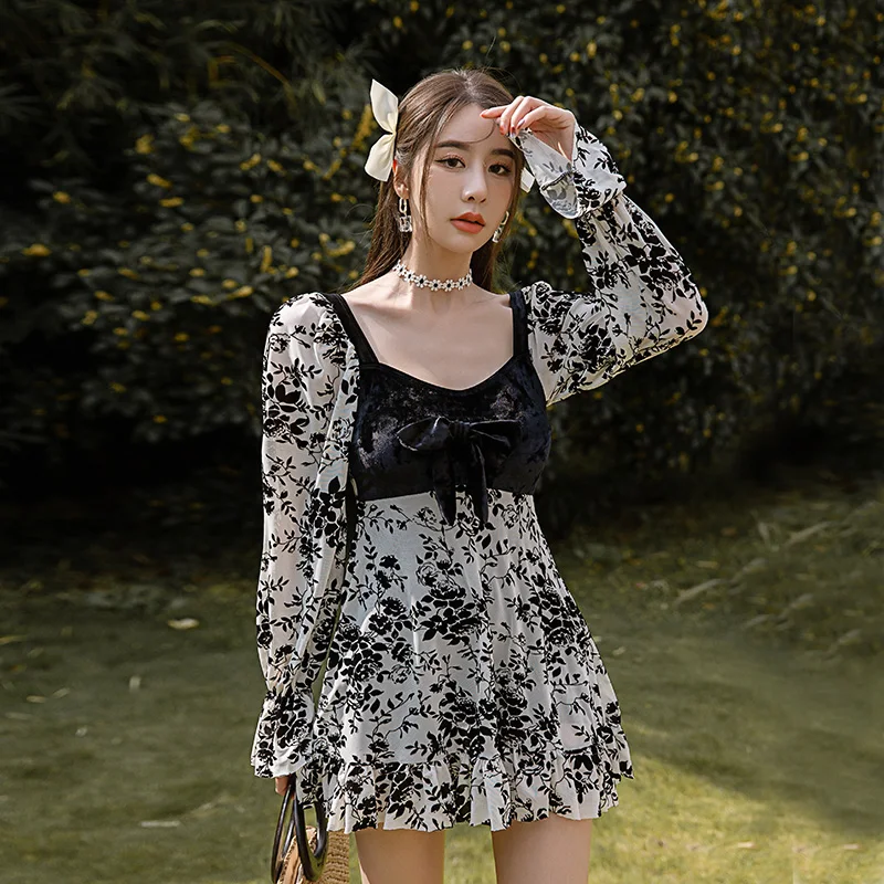 Floral Print Swimdress Long Sleeve Suncreen Bathsuit Women One Piece Swimsuit Bowknot Bandage Push Up Beachwear Pad Swimwear
Floral Print Swimdress Long Sleeve Suncreen Bathsuit Women One Piece Swimsuit Bowknot Bandage Push Up Beachwear Pad Swimwear