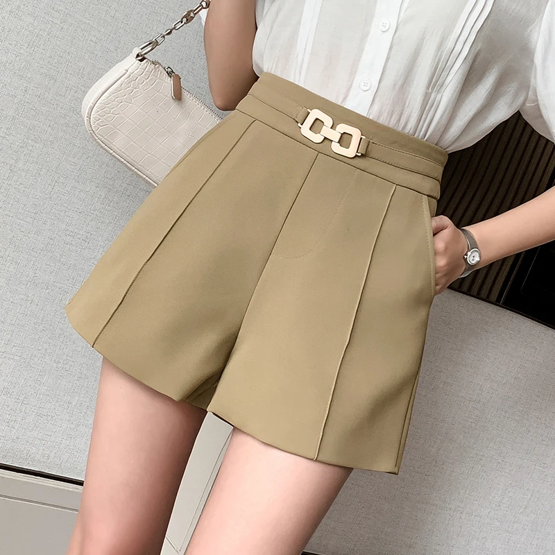 Chic Button Women Shorts Spring Summer New High Waist Wide Leg Shorts Ladies Fashion High Street Casual Shorts
Chic Button Women Shorts Spring Summer New High Waist Wide Leg Shorts Ladies Fashion High Street Casual Shorts