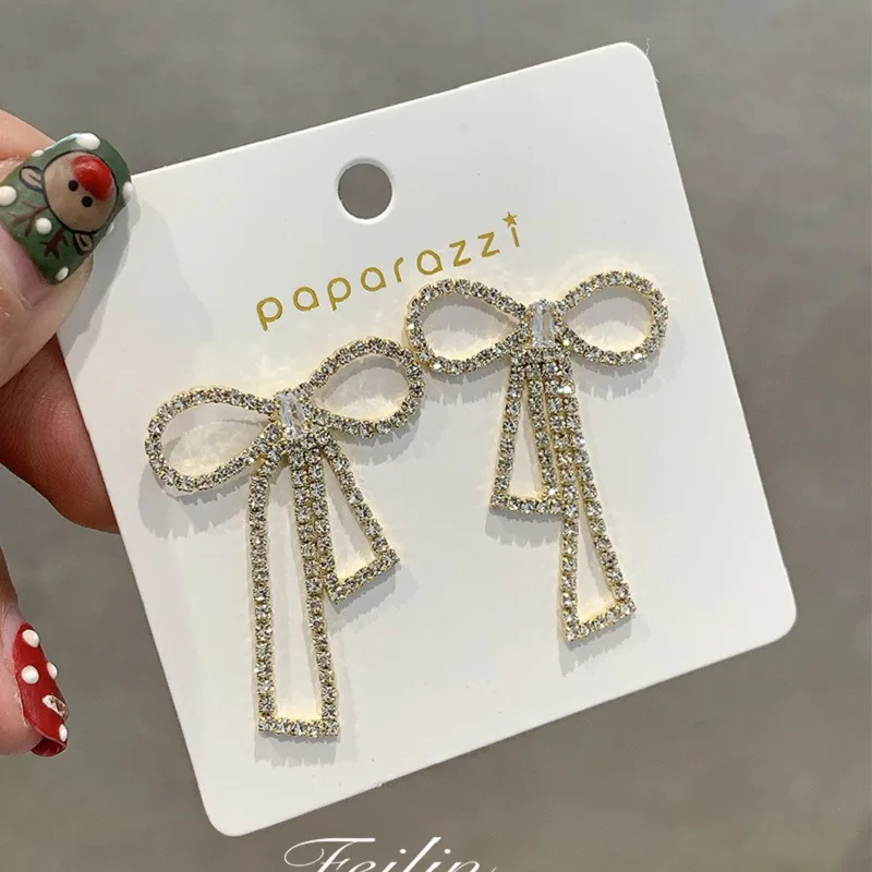 New Asymmetry Hollow Bowknot Full Rhinestone Earrings For Women Fashion Geometric Sweet Statement Drop Earrings Jewelry Gifts
New Asymmetry Hollow Bowknot Full Rhinestone Earrings For Women Fashion Geometric Sweet Statement Drop Earrings Jewelry Gifts