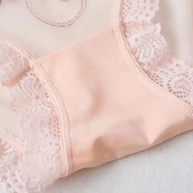 4Pcs/Lot Women Sexy Lace Lingerie Temptation Low-waist Panties Embroidery Thong Transparent Hollow Out Underwear Female G-String
4Pcs/Lot Women Sexy Lace Lingerie Temptation Low-waist Panties Embroidery Thong Transparent Hollow Out Underwear Female G-String