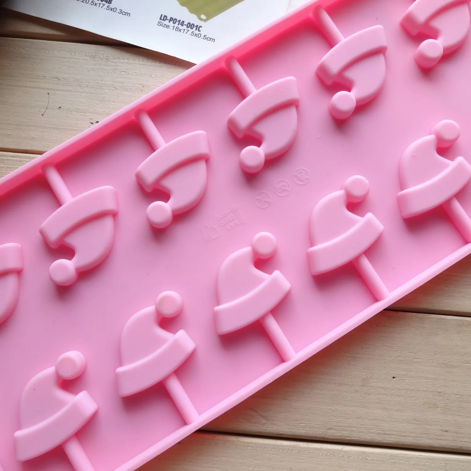 Lollipop mold set household silicone cartoon mold homemade diy12 even starry sky candy tool dripping mold can be reused fondant
Lollipop mold set household silicone cartoon mold homemade diy12 even starry sky candy tool dripping mold can be reused fondant