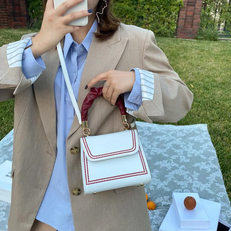 Ladies Fashion Designer Shoulder Bag Fashion Handbag Small New PU Leather Solid Color Retro All-match Crossbody Bag Flip Bolsos
Ladies Fashion Designer Shoulder Bag Fashion Handbag Small New PU Leather Solid Color Retro All-match Crossbody Bag Flip Bolsos