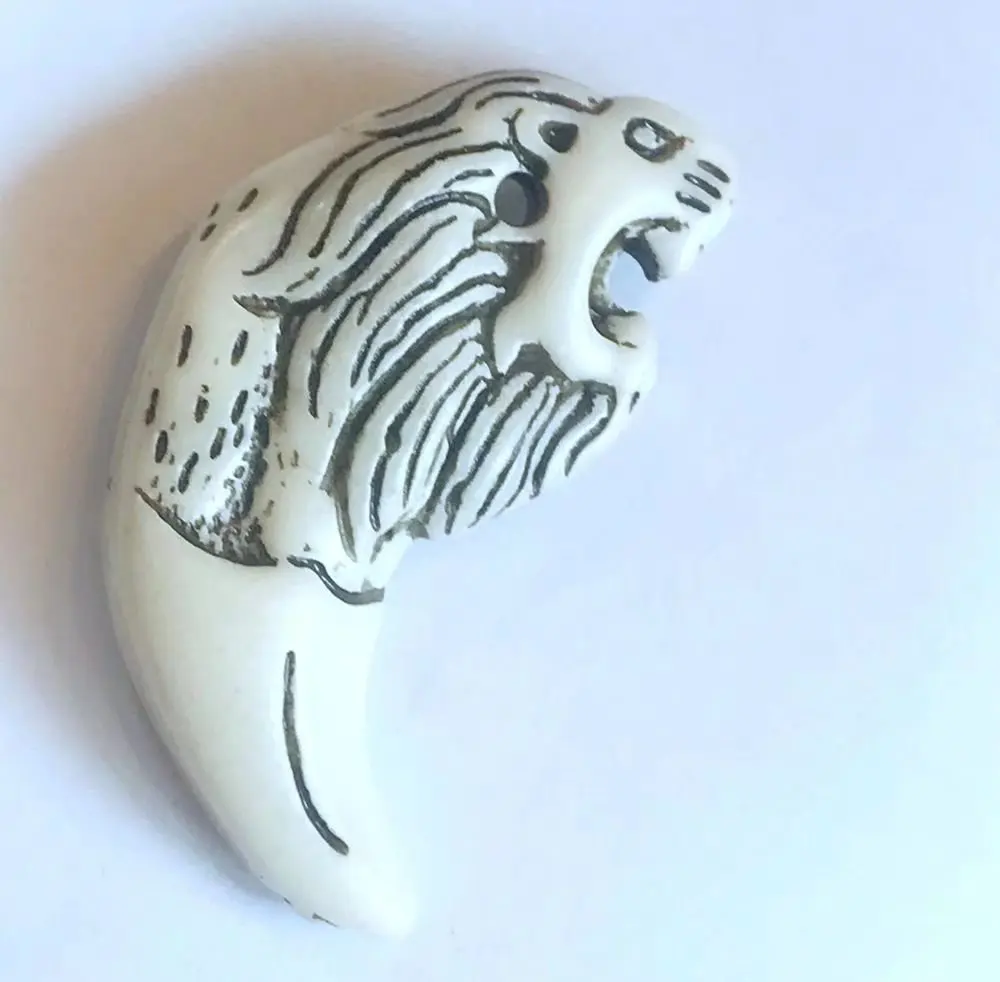 12 pcs Resin White Demon Lion Totem Pendant Necklaces Vintage Gothic Accessories Rock Women Men Jewelry Gift Party Decor
12 pcs Resin White Demon Lion Totem Pendant Necklaces Vintage Gothic Accessories Rock Women Men Jewelry Gift Party Decor