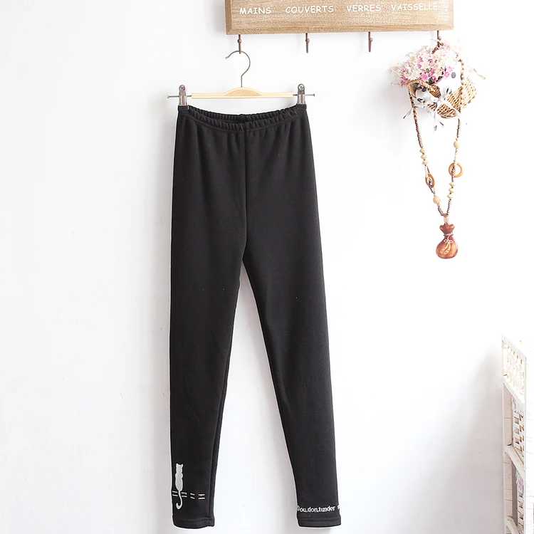 Japanese Cute Soft Girl Velvet Winter Clothes New Stretch Cute Cat Embroidery Student Thickened Leggings
Japanese Cute Soft Girl Velvet Winter Clothes New Stretch Cute Cat Embroidery Student Thickened Leggings