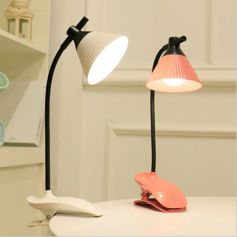 Table Lamp LED Three-speed Dimming Touch Switch Reading Lamp USB Rechargeable Folding Flexo Clamp Light Bedroom Bed Lamp
Table Lamp LED Three-speed Dimming Touch Switch Reading Lamp USB Rechargeable Folding Flexo Clamp Light Bedroom Bed Lamp