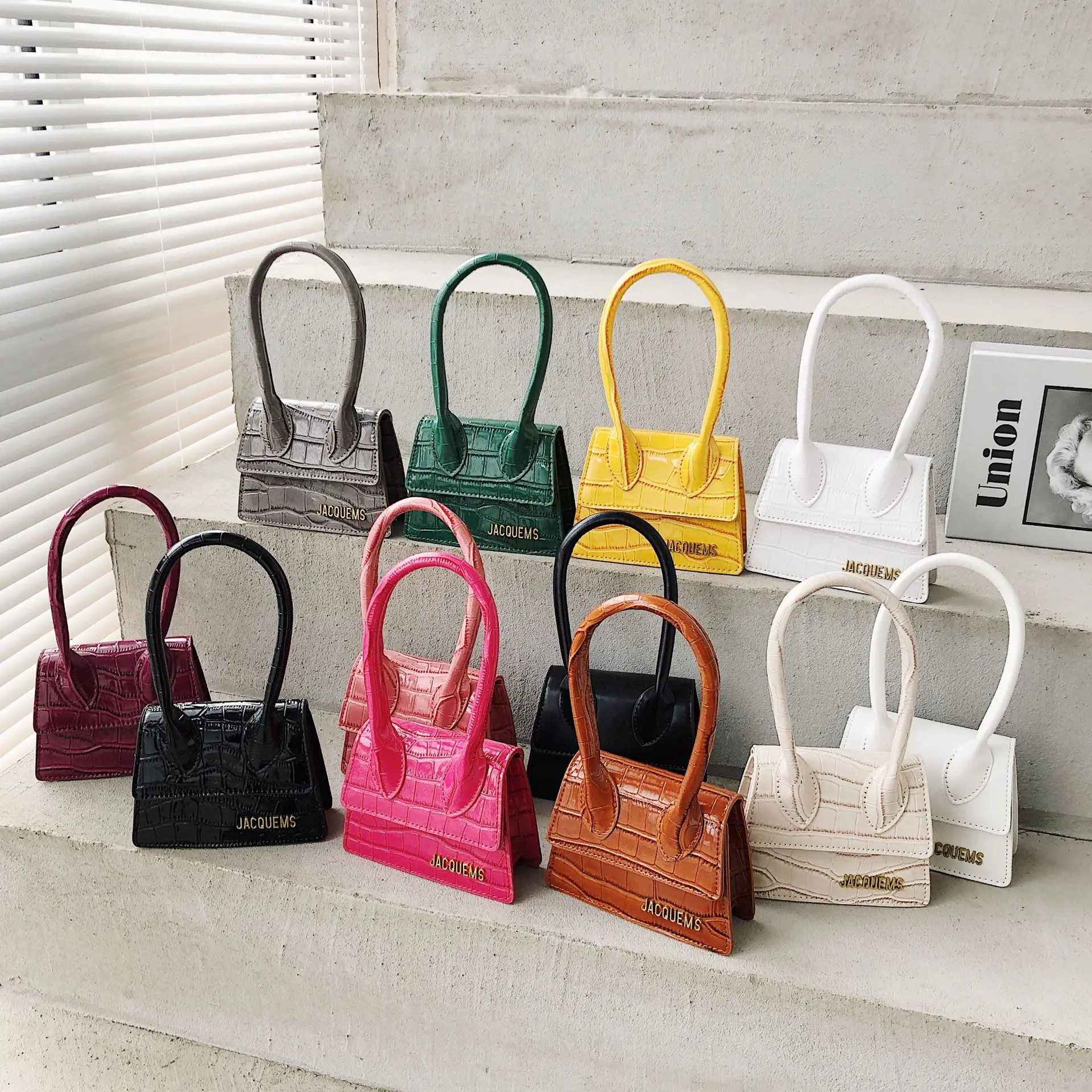 Sac Jacquemus Bag Luxuy Brand PU Leather Shoulder Bag Handbag for Women 2021 Designer Mini Crossbody Bag Office Lady Tote Purse
Sac Jacquemus Bag Luxuy Brand PU Leather Shoulder Bag Handbag for Women 2021 Designer Mini Crossbody Bag Office Lady Tote Purse
