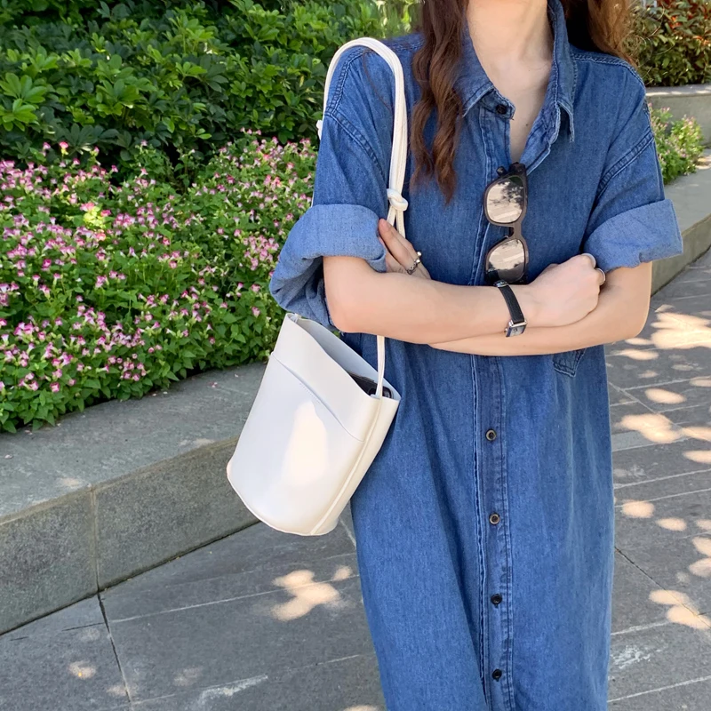 New Summer Women Denim Dresses Blue Casual Vintage Single Breasted Turn-down Collar Pockets Loose Long Dress
New Summer Women Denim Dresses Blue Casual Vintage Single Breasted Turn-down Collar Pockets Loose Long Dress
