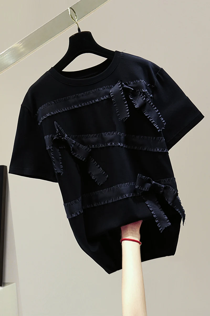 2021 Summer Loose Cotton Tshirt Woman Solid Color Top Personality Bow Patch Casual Short Sleeve All-Matching T-shirts Tops 
2021 Summer Loose Cotton Tshirt Woman Solid Color Top Personality Bow Patch Casual Short Sleeve All-Matching T-shirts Tops
