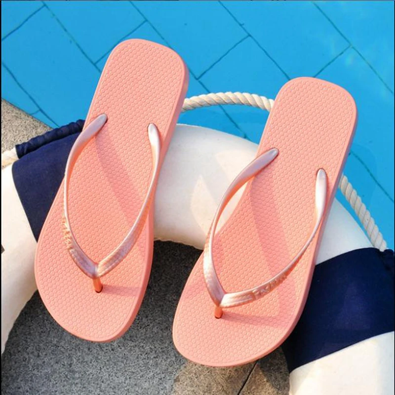 Herringbone slippers summer antiskid men's slippers trend personality wear beach herringbone slippers
Herringbone slippers summer antiskid men's slippers trend personality wear beach herringbone slippers