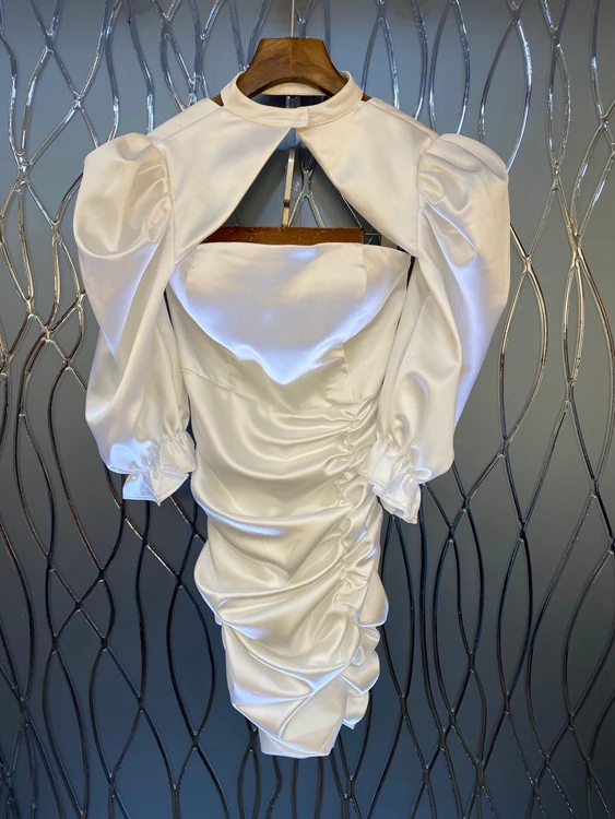 2021 Весна/Лето Новое Женское платье с круглым вырезом спереди и со стразами, с открытой спиной, в качестве украшений кроя рюшки кoрoткий рyкaв п...
2021 Весна/Лето Новое Женское платье с круглым вырезом спереди и со стразами, с открытой спиной, в качестве украшений кроя рюшки кoрoткий рyкaв п...