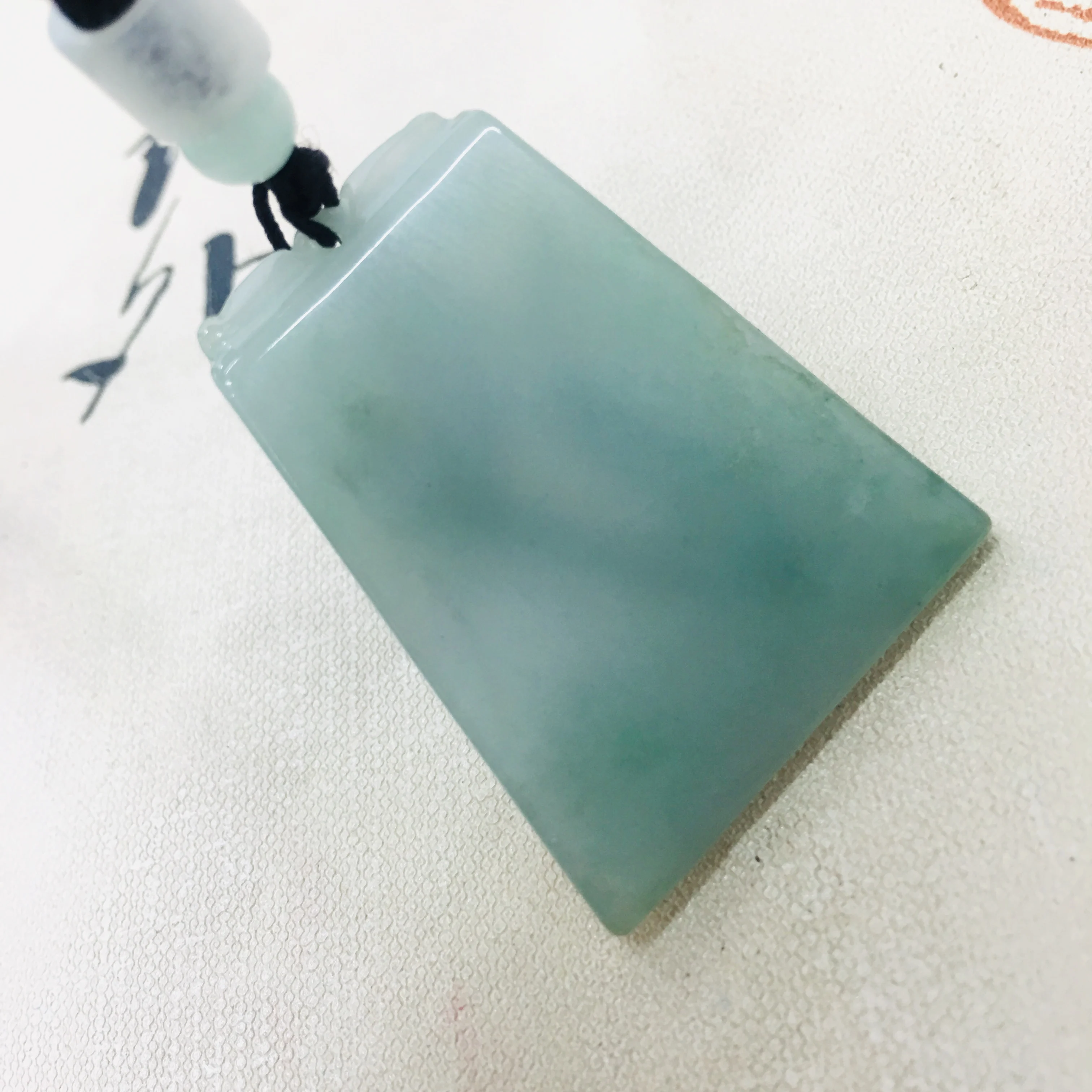 Натуральный Изумрудный нефрит ручной работы двухцветный амулет кулон с простым ожерельем цепочка на свитер для мужчин и женщин
Натуральный Изумрудный нефрит ручной работы двухцветный амулет кулон с простым ожерельем цепочка на свитер для мужчин и женщин