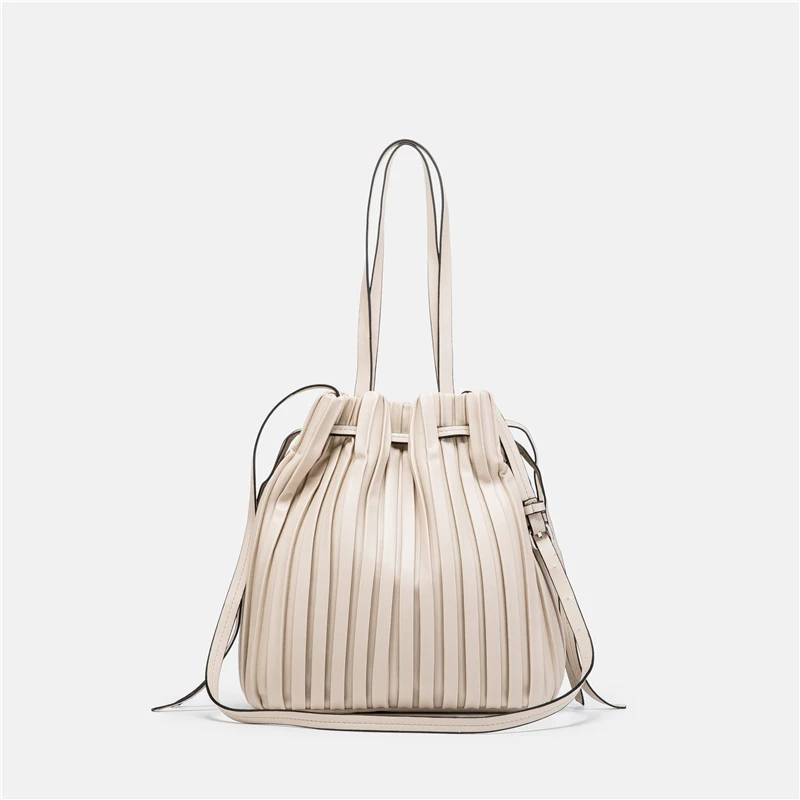 Fashion Quilted Stripe Crossbody Bag for Women 2020 Brand Stylish Vegan Leather Tote Handbags Dumpling Shape Purse
Fashion Quilted Stripe Crossbody Bag for Women 2020 Brand Stylish Vegan Leather Tote Handbags Dumpling Shape Purse