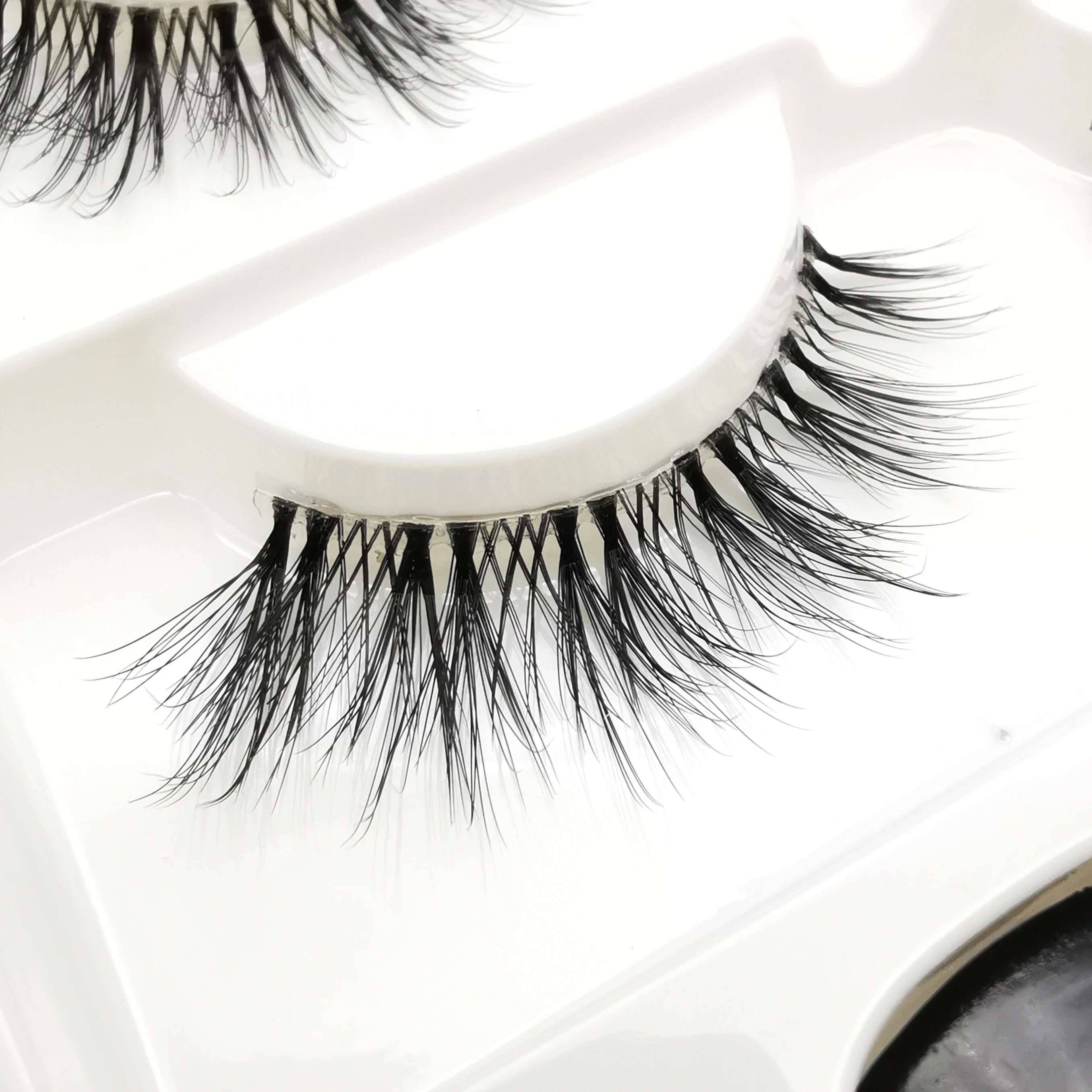 2021 New Eyelashes Naturally Simulated Thick Transparent Stem Fake Eyelashes Beginner Makeup Tools Lashes +Eyelash curler
2021 New Eyelashes Naturally Simulated Thick Transparent Stem Fake Eyelashes Beginner Makeup Tools Lashes +Eyelash curler
