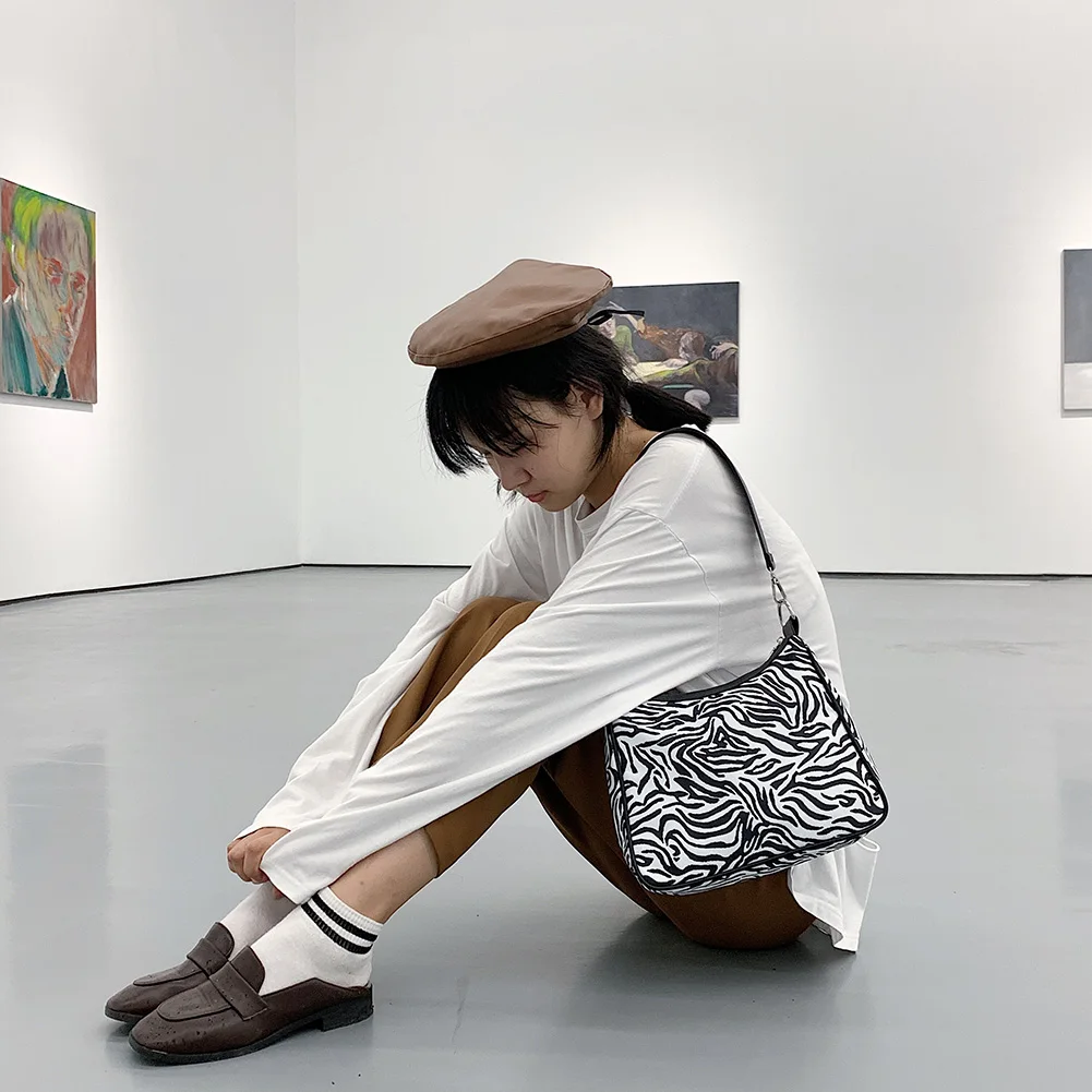 Popular Simple Female Daily Bag Fashion Zebra Animal Pattern Women Shoulder Bag Female Oxford Underarm Handbag
Popular Simple Female Daily Bag Fashion Zebra Animal Pattern Women Shoulder Bag Female Oxford Underarm Handbag