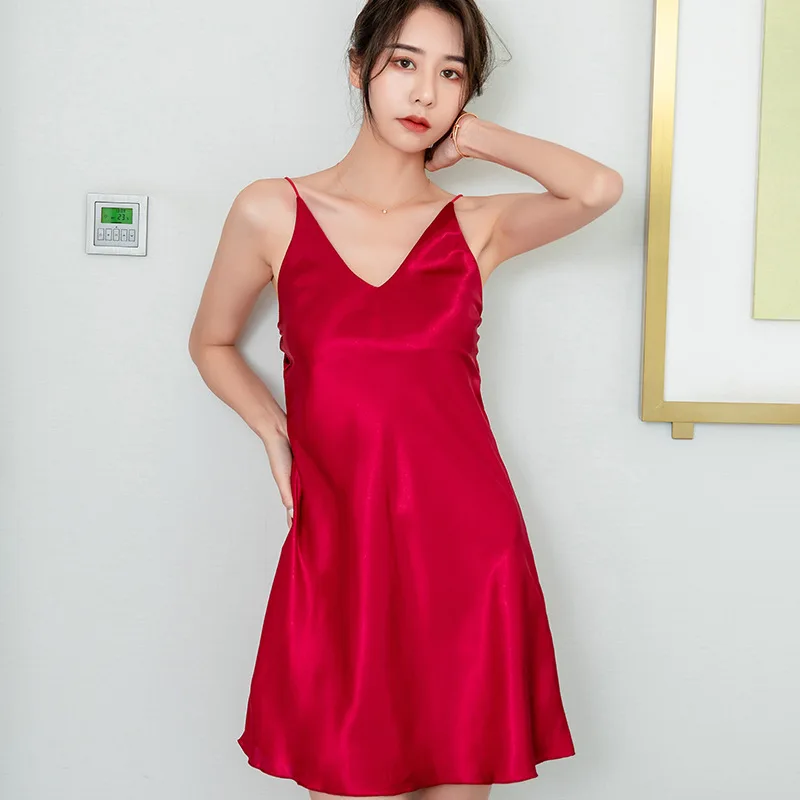 Summer New Ladies Pajamas Sexy Nightdress Thin Skirts Can Be Worn Outside with Artificial Silk Hanging Wide Loose Home Service
Summer New Ladies Pajamas Sexy Nightdress Thin Skirts Can Be Worn Outside with Artificial Silk Hanging Wide Loose Home Service