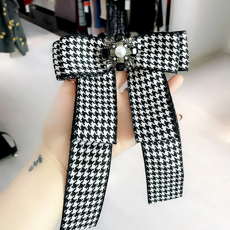 Korean Fabric Bow Tie Brooch Crystal Rhinestone Necktie Shirt Dress Collor Pins Vintage Jewelry Broochees for Women Accessories
Korean Fabric Bow Tie Brooch Crystal Rhinestone Necktie Shirt Dress Collor Pins Vintage Jewelry Broochees for Women Accessories