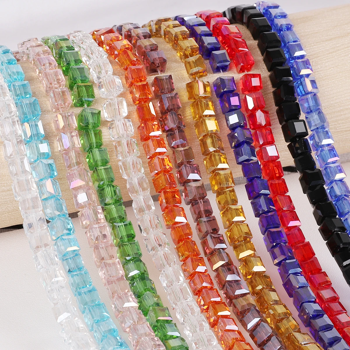 Nicebeads 20-180 шт. разноцветные кубические бусины 2 3 4 5 6 8 мм разделитель Свободные Хрустальные квадратные стеклянные бусины для изготовления юве...
Nicebeads 20-180 шт. разноцветные кубические бусины 2 3 4 5 6 8 мм разделитель Свободные Хрустальные квадратные стеклянные бусины для изготовления юве...