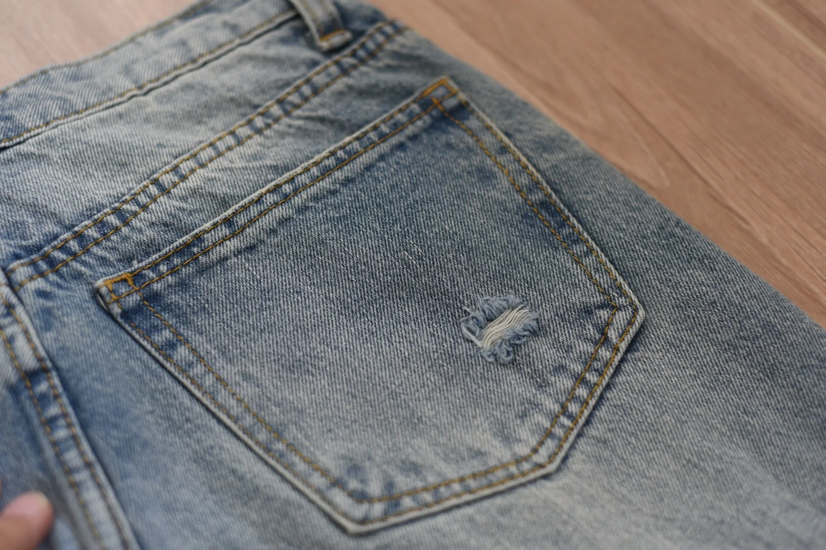 High Waist Straight Denim Pants Women Moustache Effect Distressed Vintage Jeans Bleached Mom Jeans Streetwear Denim Pants 2020
High Waist Straight Denim Pants Women Moustache Effect Distressed Vintage Jeans Bleached Mom Jeans Streetwear Denim Pants 2020
