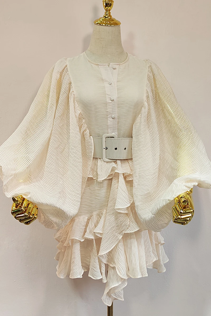 2021 Spring Printing Mesh Semi-transparent Ruffled A-line Short Dress Women Long Lantern Sleeves Belt Fairy White Dress
2021 Spring Printing Mesh Semi-transparent Ruffled A-line Short Dress Women Long Lantern Sleeves Belt Fairy White Dress