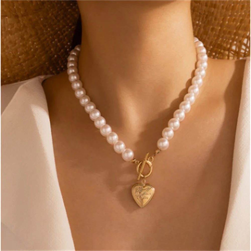 Korea Vintage White Pearl Openable Love Heart Pendant Clavicle Chain Choker Necklaces For Women 2022 Wedding Party Jewelry Gift
Korea Vintage White Pearl Openable Love Heart Pendant Clavicle Chain Choker Necklaces For Women 2022 Wedding Party Jewelry Gift