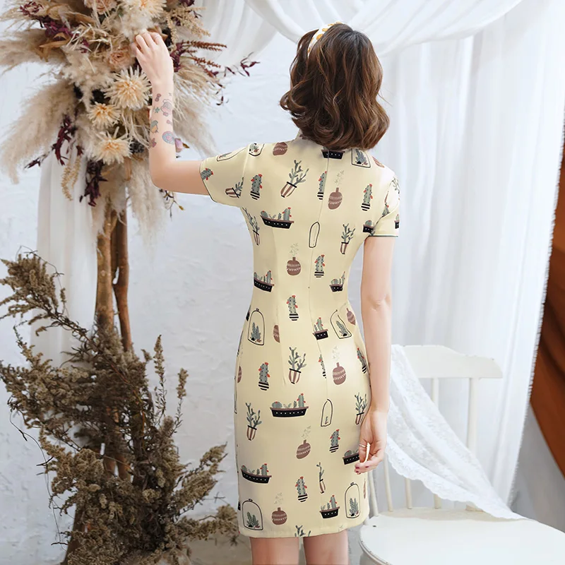 Chinese Vintage Short-Sleeved Cheongsam Short Daily Young Female Fashion Improved Short Temperament Slim Everyday Women's Cheong
Chinese Vintage Short-Sleeved Cheongsam Short Daily Young Female Fashion Improved Short Temperament Slim Everyday Women's Cheong