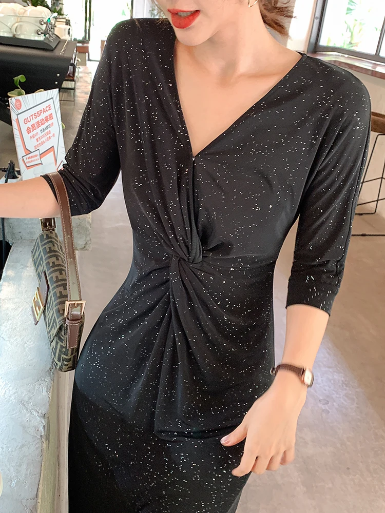 Shimaga's Elegant French Black Split Dress
Shimaga's Elegant French Black Split Dress