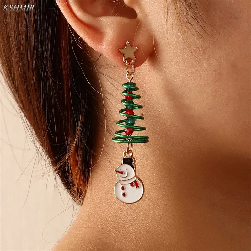 Christmas lovely asymmetrical earrings simple retro snowman Christmas tree earrings for girls
Christmas lovely asymmetrical earrings simple retro snowman Christmas tree earrings for girls