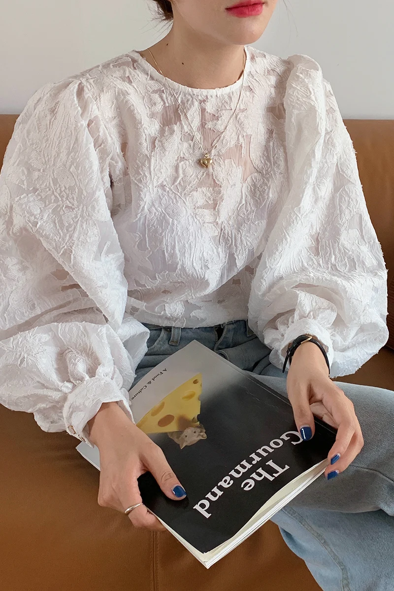 ZCSMLL 2021 Korean Chic spring Round Neck blouse Jacquard Stitching Loose Lantern Sleeve solid color Shirt Female 
ZCSMLL 2021 Korean Chic spring Round Neck blouse Jacquard Stitching Loose Lantern Sleeve solid color Shirt Female