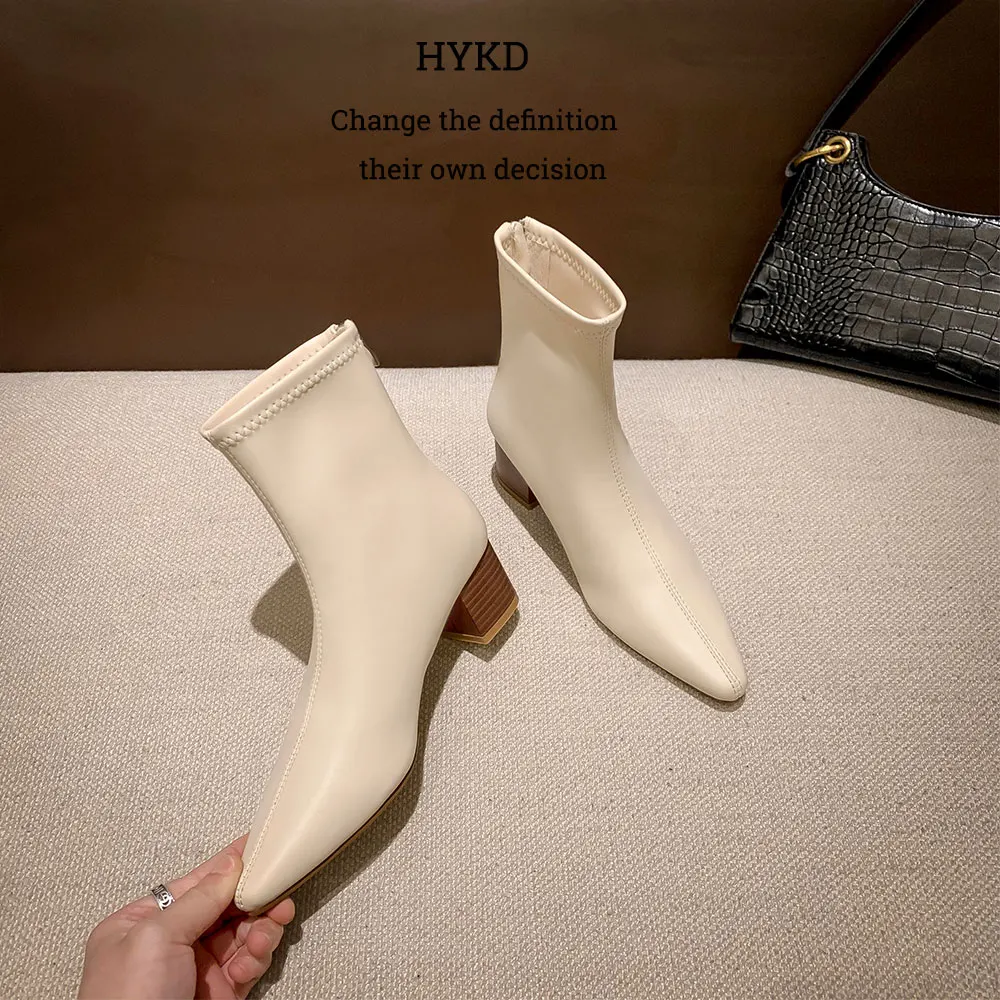 【HYKD】Rice white short boots women autumn and winter Korean new pointed temperament after zipper thick heel sheep stretch boots
【HYKD】Rice white short boots women autumn and winter Korean new pointed temperament after zipper thick heel sheep stretch boots