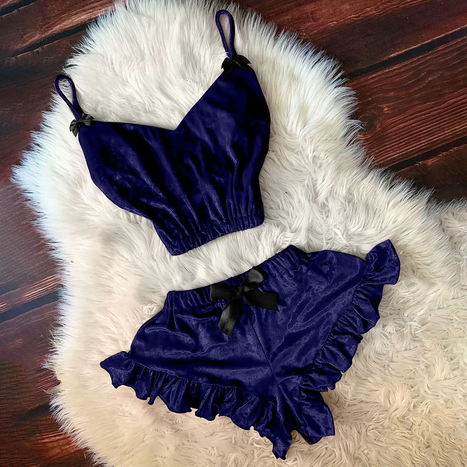 Sexy Satin Velvet Pajamas Set Women Sleepwear Pajama Shorts Lingerie Femme Sleep Tops V-Neck Crop Top Bowknot
Sexy Satin Velvet Pajamas Set Women Sleepwear Pajama Shorts Lingerie Femme Sleep Tops V-Neck Crop Top Bowknot
