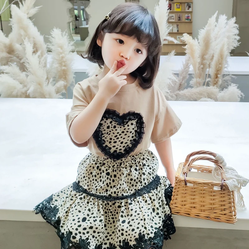 Girls Clothes Set 2020 Summer Short Sleeve T Shirt + Leopard Skirt 2 Pieces Sets Casula Girls Clothing Suit BC874
Girls Clothes Set 2020 Summer Short Sleeve T Shirt + Leopard Skirt 2 Pieces Sets Casula Girls Clothing Suit BC874