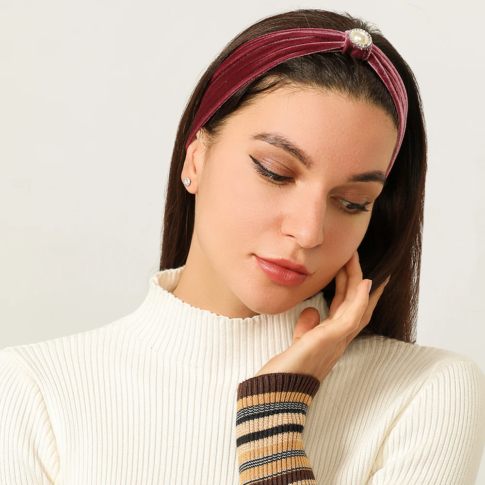 Женская бархатная повязка на голову, однотонная теплая мягкая хлопковая повязка с узлом, тюрбан, зимние аксессуары для волос 
Женская бархатная повязка на голову, однотонная теплая мягкая хлопковая повязка с узлом, тюрбан, зимние аксессуары для волос