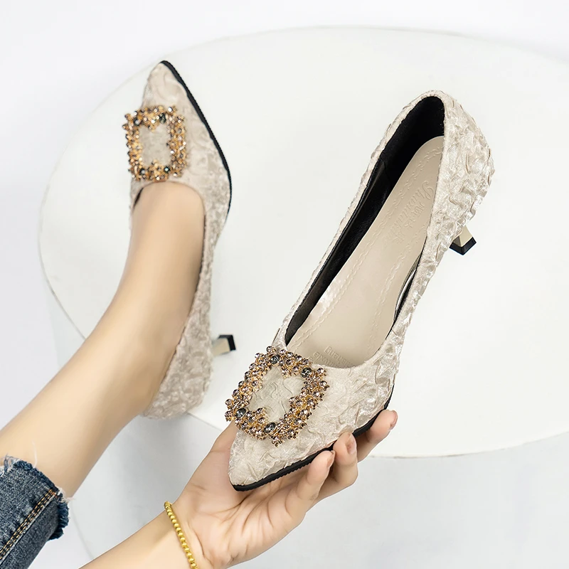 Женские туфли на высоком каблуке, Нескользящие, с закрытым носком, на массивном каблуке, офисные вечерние туфли-лодочки со складками 
Женские туфли на высоком каблуке, Нескользящие, с закрытым носком, на массивном каблуке, офисные вечерние туфли-лодочки со складками